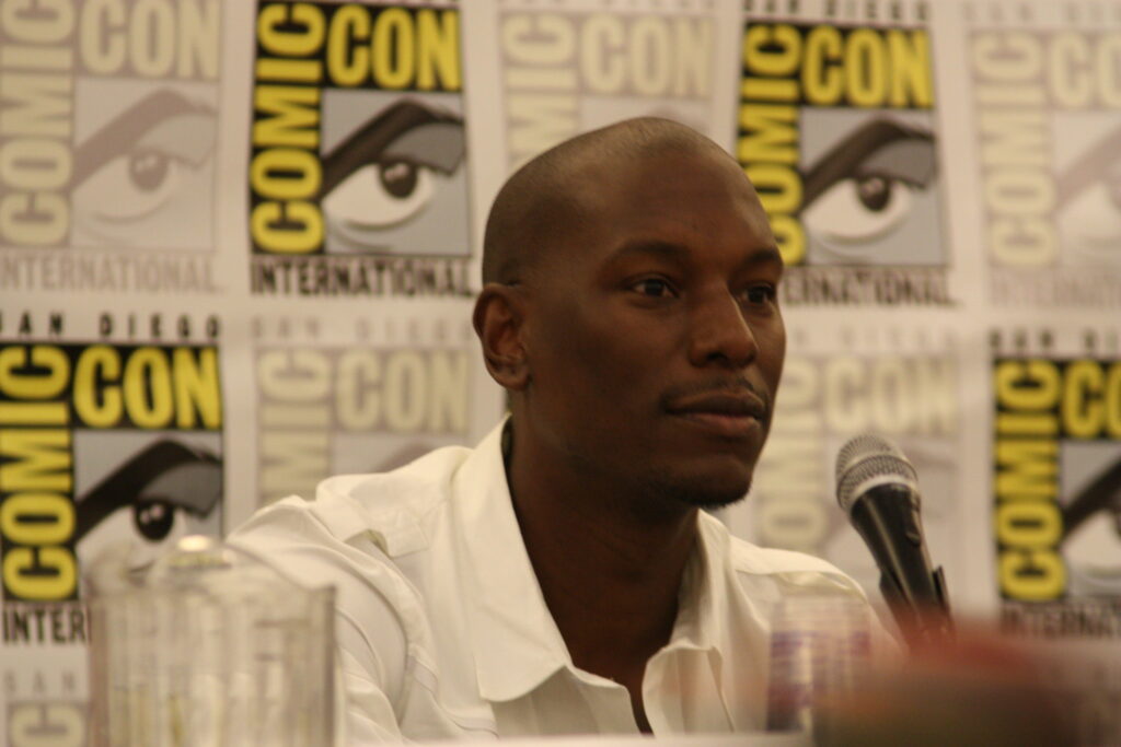 Fast & Furious Actor Has Wild Confrontation With Home Depot Staff, Files Lawsuit For Discrimination Tyrese Gibson at a Comic Con panel