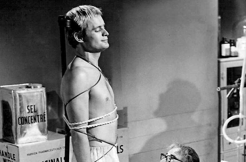 NCIS Star David McCallum Dead At 90, Memorialized By Co-Stars David McCallum tied up by villain in an episode of Man From UNCLE
