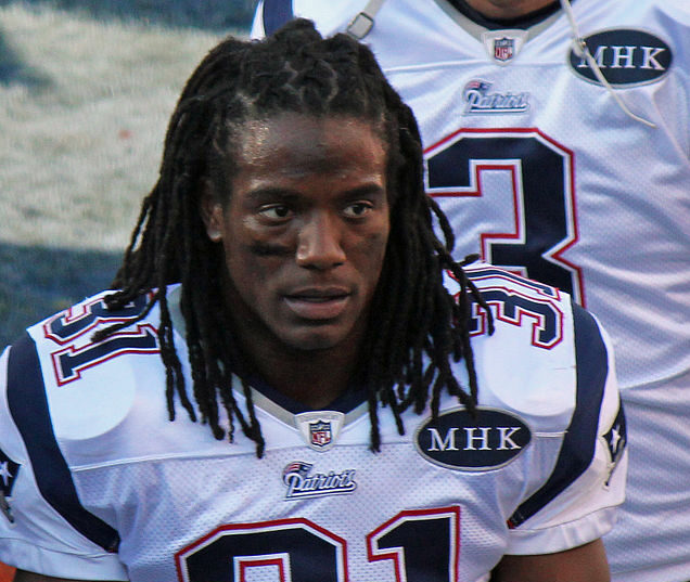 Watch Ex-NFL Player Fight With Police On Plane After Arrest For Murdering Mother Sergio Brown