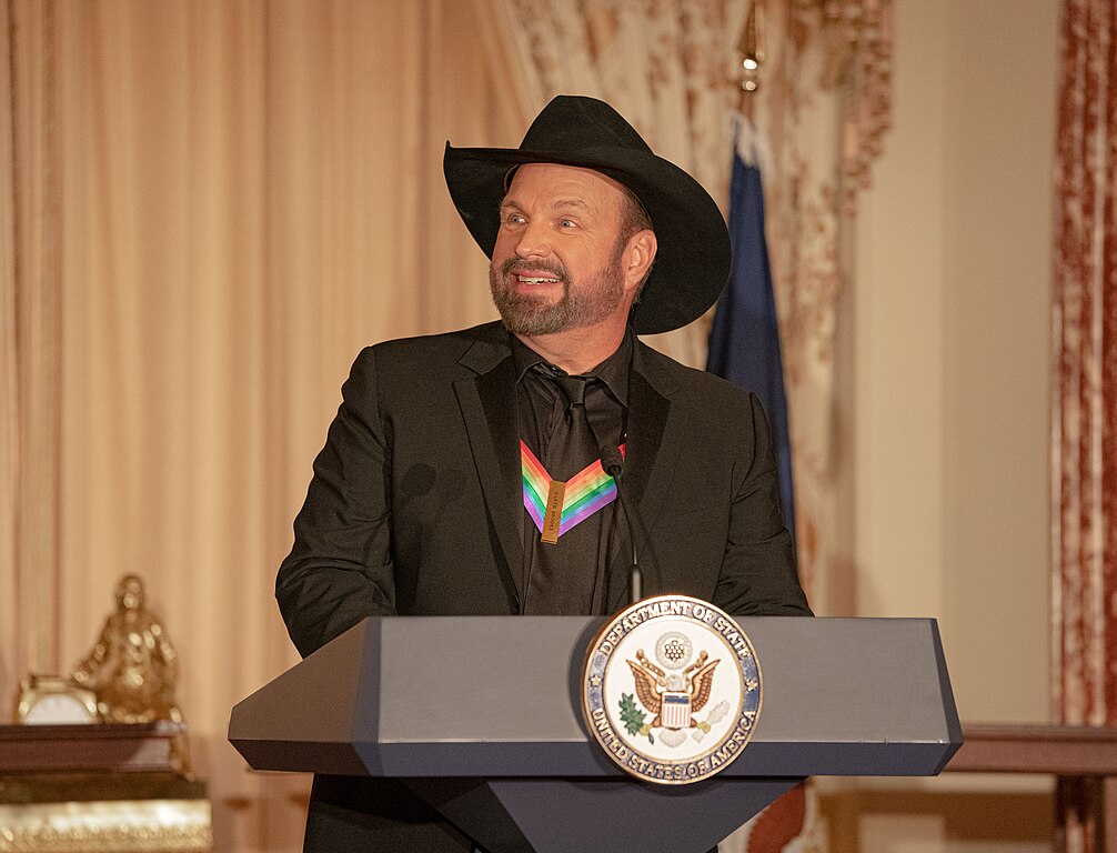 Garth Brooks Lashes Out Against Sexual Assault Accusations – American ...